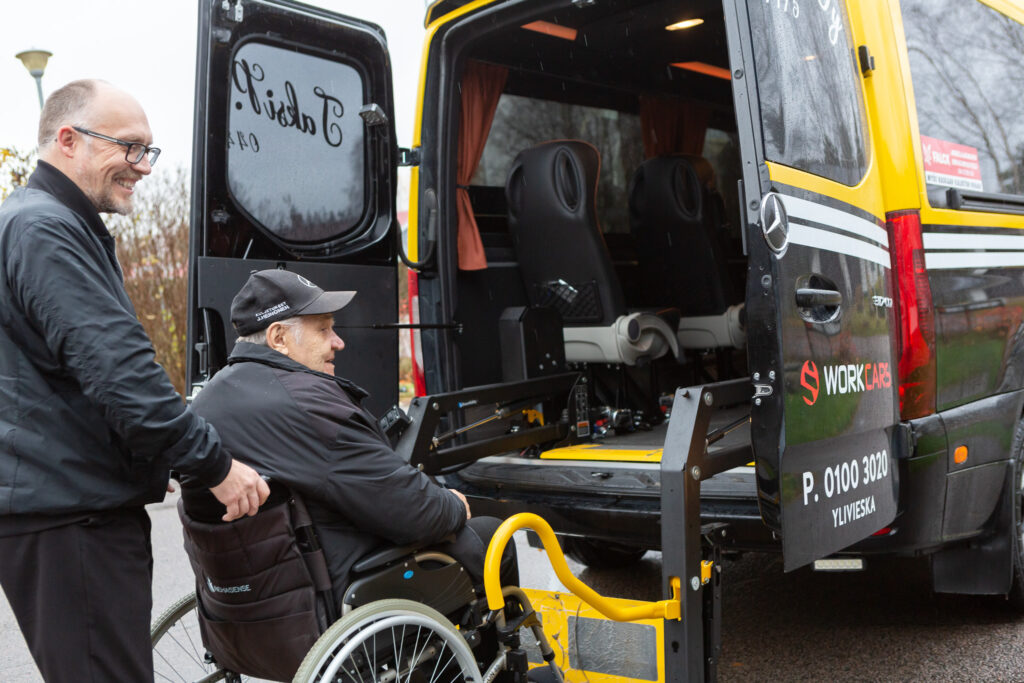 Kela-taksi puutteellisten liikenneyhteyksien tai huonon sään vuoksi Ylivieskan Taksilta